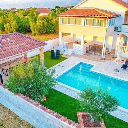 Dinko With Pool By Interhome *