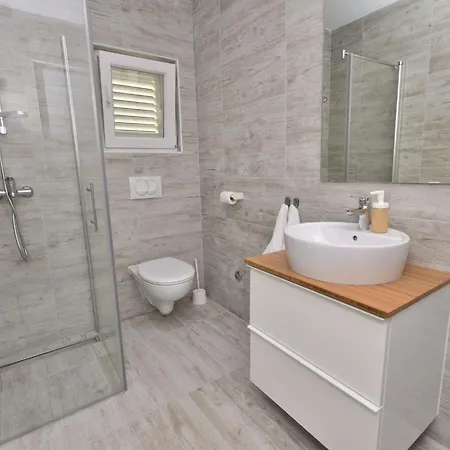 Dinko With Pool By Interhome Сasa de vacaciones *