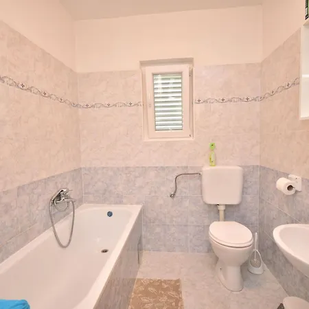 Dinko With Pool By Interhome Сasa de vacaciones