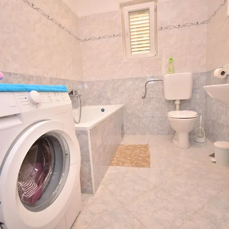 Dinko With Pool By Interhome Сasa de vacaciones Pridraga