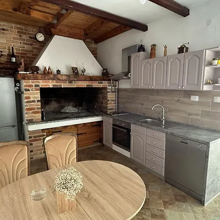 Сasa de vacaciones Dinko With Pool By Interhome Pridraga