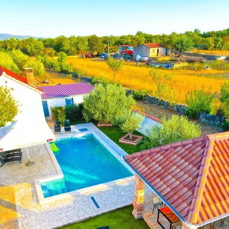 Dinko With Pool By Interhome Сasa de vacaciones *